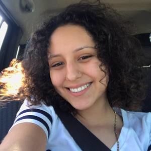 Meet your Posher, Daniela